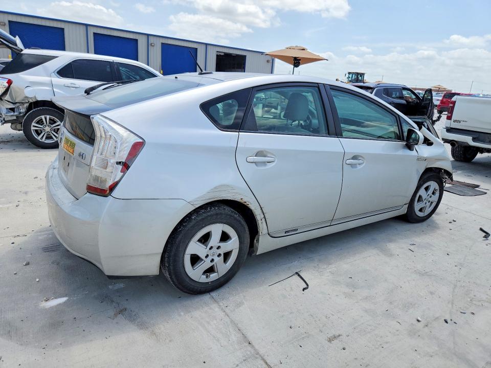 Photo 3 from auction – 2011 TOYOTA PRIUS with VIN JTDKN3DUXB5362870