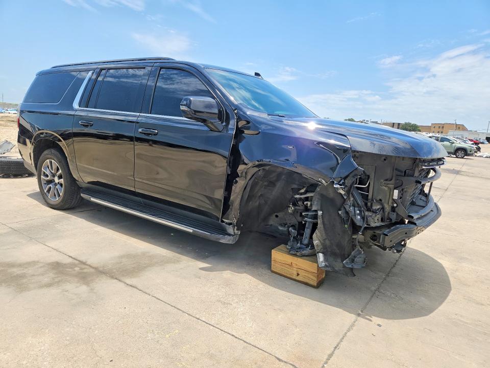 Photo 4 from auction – 2022 CHEVROLET SUBURBAN with VIN 1GNSCCKD8NR279242