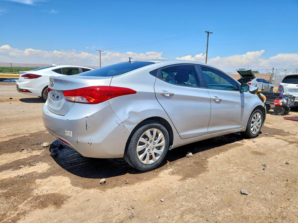 Photo 3 from auction – 2012 HYUNDAI ELANTRA with VIN 5NPDH4AE9CH080742