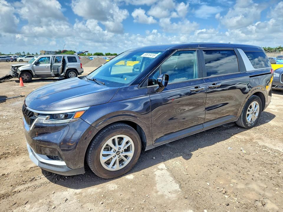 Photo 1 from auction – 2023 KIA CARNIVAL with VIN KNDNB4H32P6253818