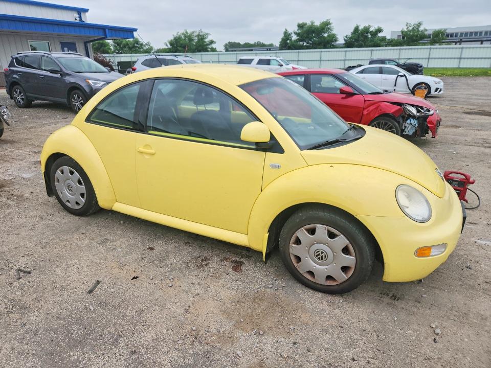 Photo 4 from auction – 2000 VOLKSWAGEN NEW BEETLE with VIN 3VWCA21C8YM439967