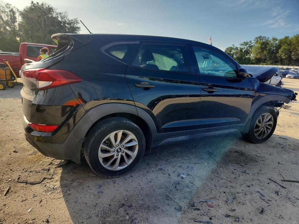 Photo 3 from auction – 2018 HYUNDAI TUCSON with VIN KM8J23A42JU700500
