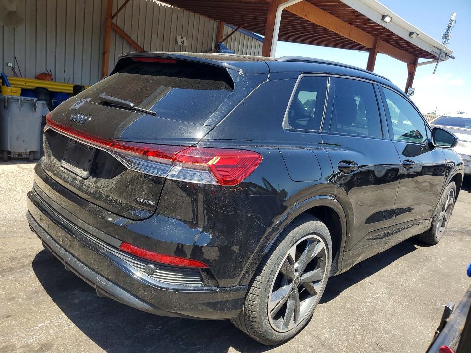 Photo 3 from auction – 2025 AUDI Q4 E-TRON with VIN WA1KUBFZ6SP066135