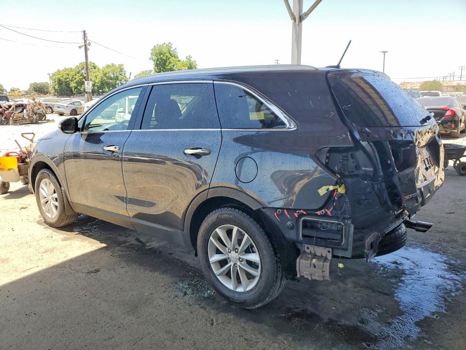 Photo 2 from auction – 2017 KIA SORENTO with VIN 5XYPG4A34HG209404