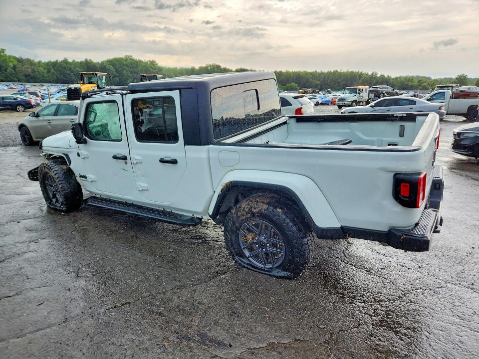 Photo 2 from auction – 2024 JEEP GLADIATOR with VIN 1C6HJTAG0RL106044