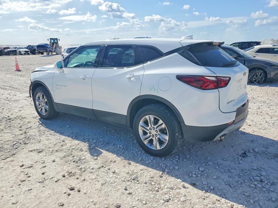 Photo 2 from auction – 2020 CHEVROLET BLAZER with VIN 3GNKBHRS3LS585750