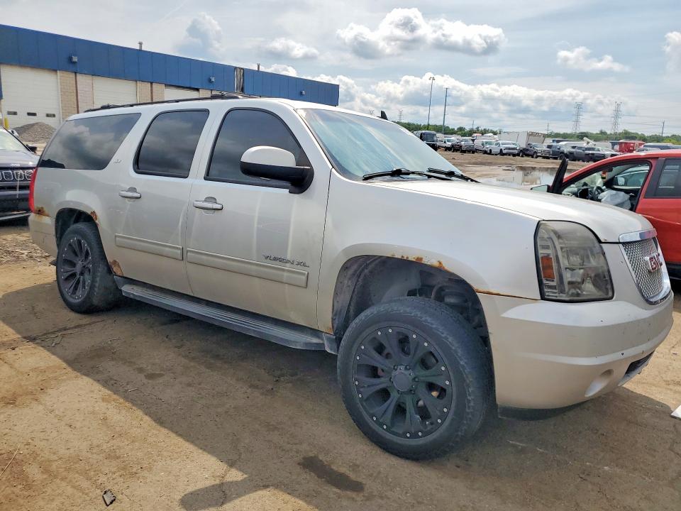 Photo 4 from auction – 2011 GMC YUKON XL with VIN 1GKS2KE33BR328873