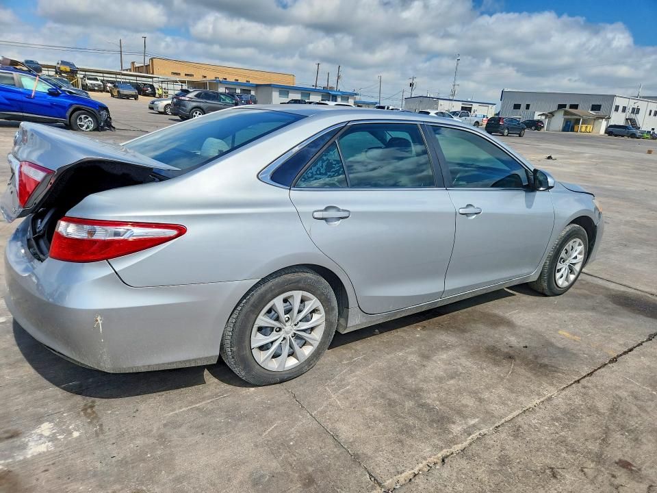 Снимка 3 от търг – 2016 TOYOTA CAMRY с VIN 4T4BF1FK2GR542243