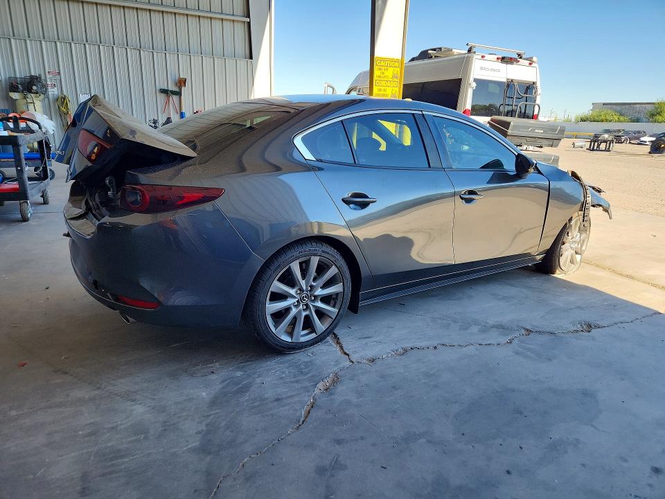 Photo 3 from auction – 2022 MAZDA 3 with VIN 3MZBPABL1NM314288