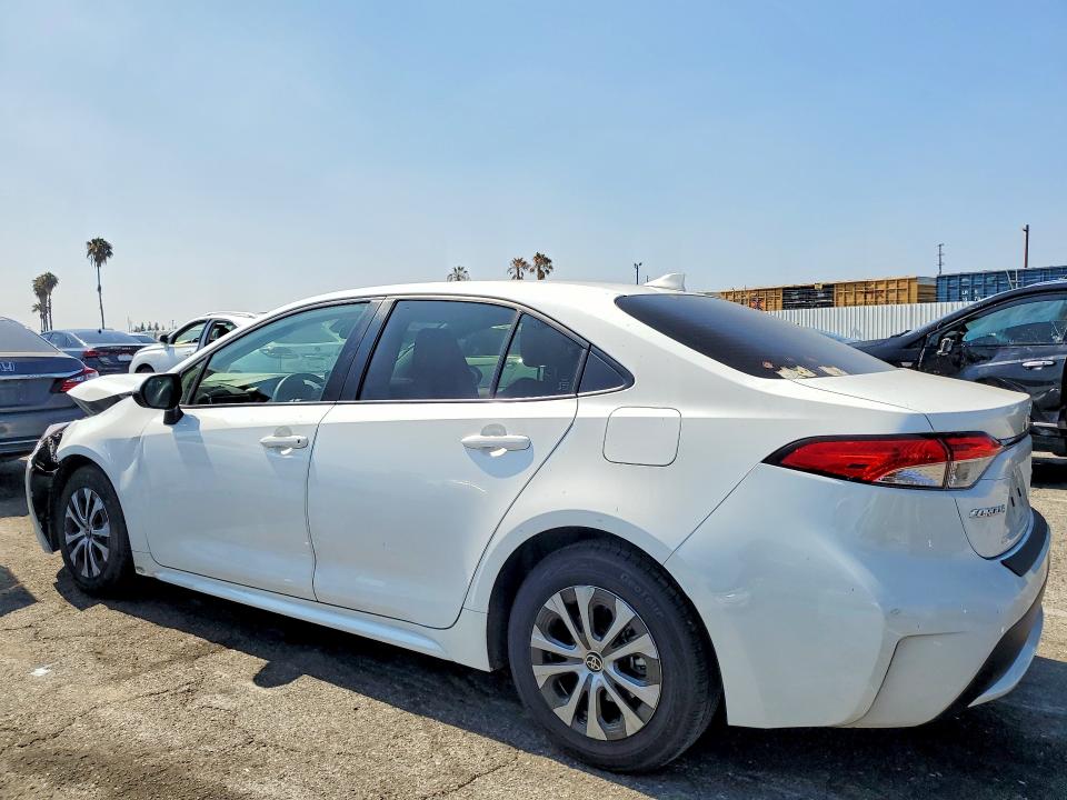 Photo 2 from auction – 2022 TOYOTA COROLLA with VIN JTDEAMDE8NJ042031