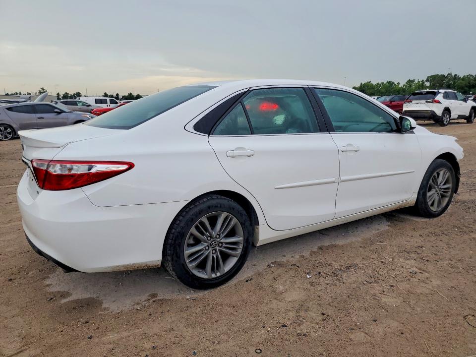 Снимка 3 от търг – 2017 TOYOTA CAMRY с VIN 4T1BF1FK6HU677897