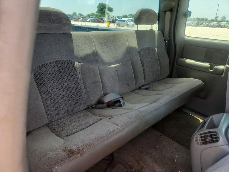 Photo 10 from auction – 2000 CHEVROLET SILVERADO with VIN 1GCEK19T3YE365130