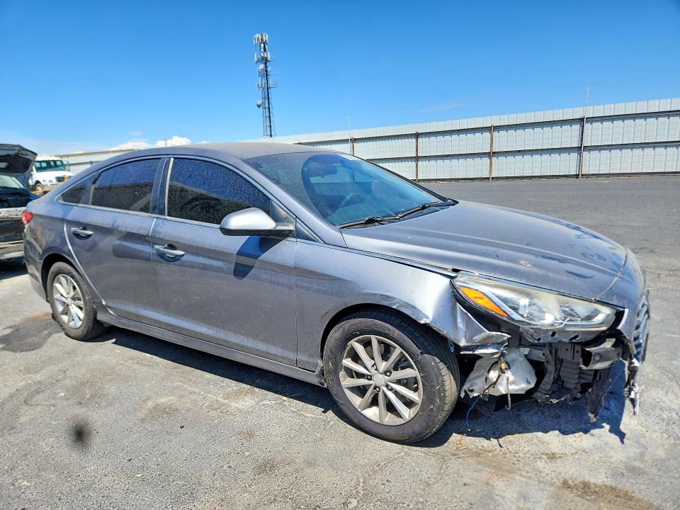Photo 4 from auction – 2019 HYUNDAI SONATA with VIN 5NPE24AF3KH730498
