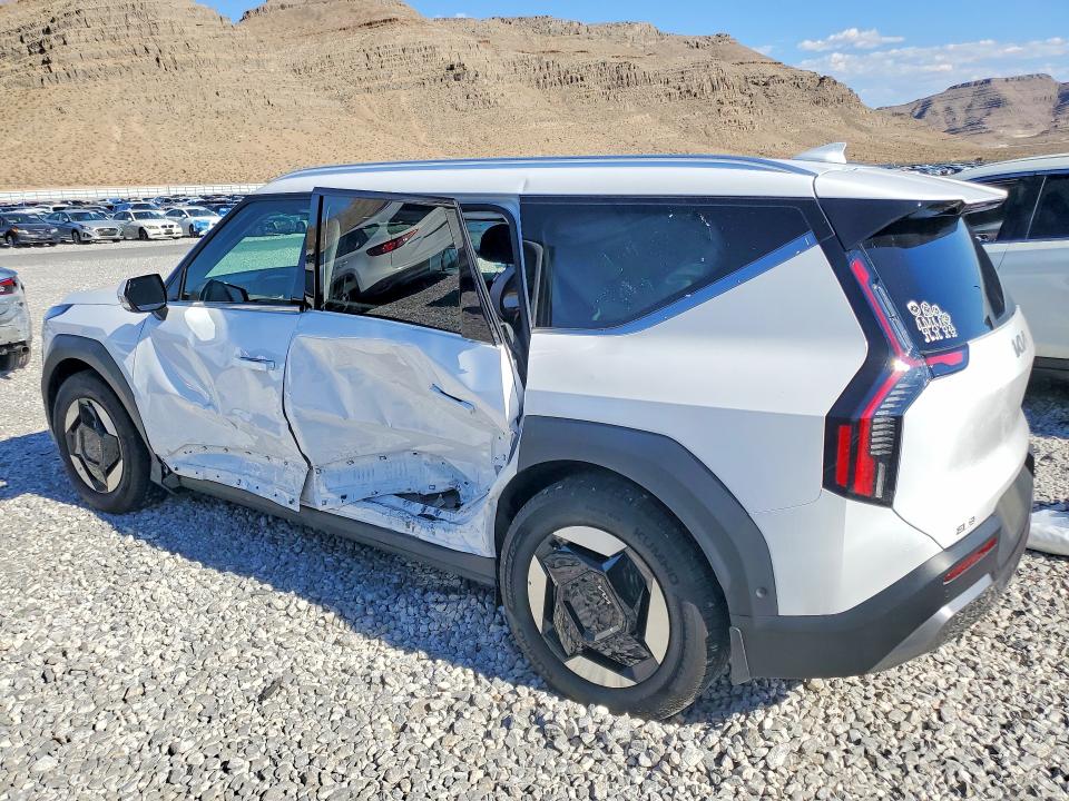 Photo 2 from auction – 2026 KIA EV9 with VIN 5XYAFFS57TG011736
