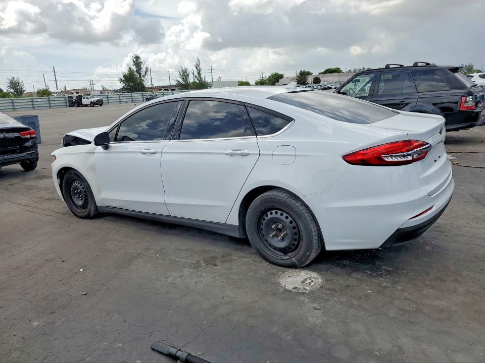 Photo 2 from auction – 2020 FORD FUSION with VIN 3FA6P0G75LR200049