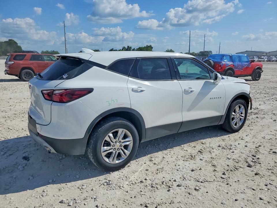 Photo 3 from auction – 2020 CHEVROLET BLAZER with VIN 3GNKBHRS3LS585750
