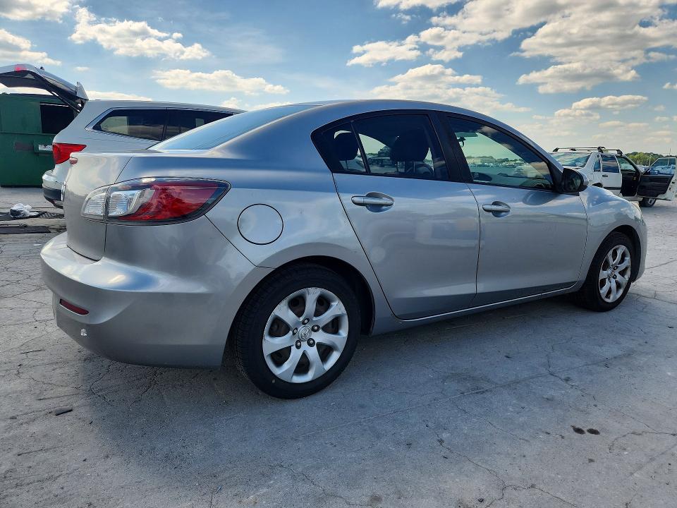 Photo 3 from auction – 2012 MAZDA 3 with VIN JM1BL1UG3C1562339