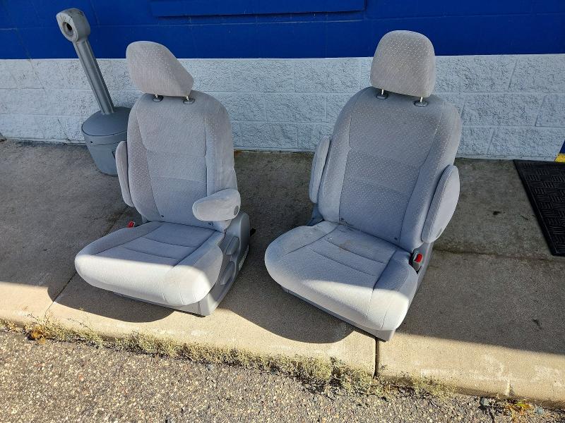 Photo 12 from auction – 2017 TOYOTA SIENNA with VIN 5TDJZ3DC9HS155199