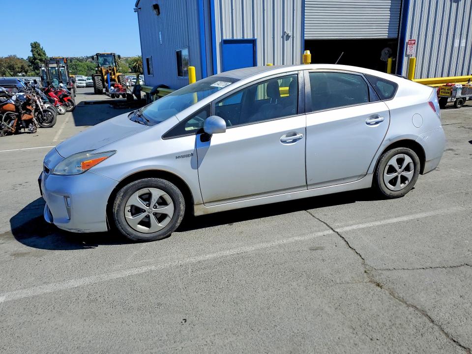 TOYOTA PRIUS 2015 with VIN JTDKN3DU7F0433817 - Photo from auction
