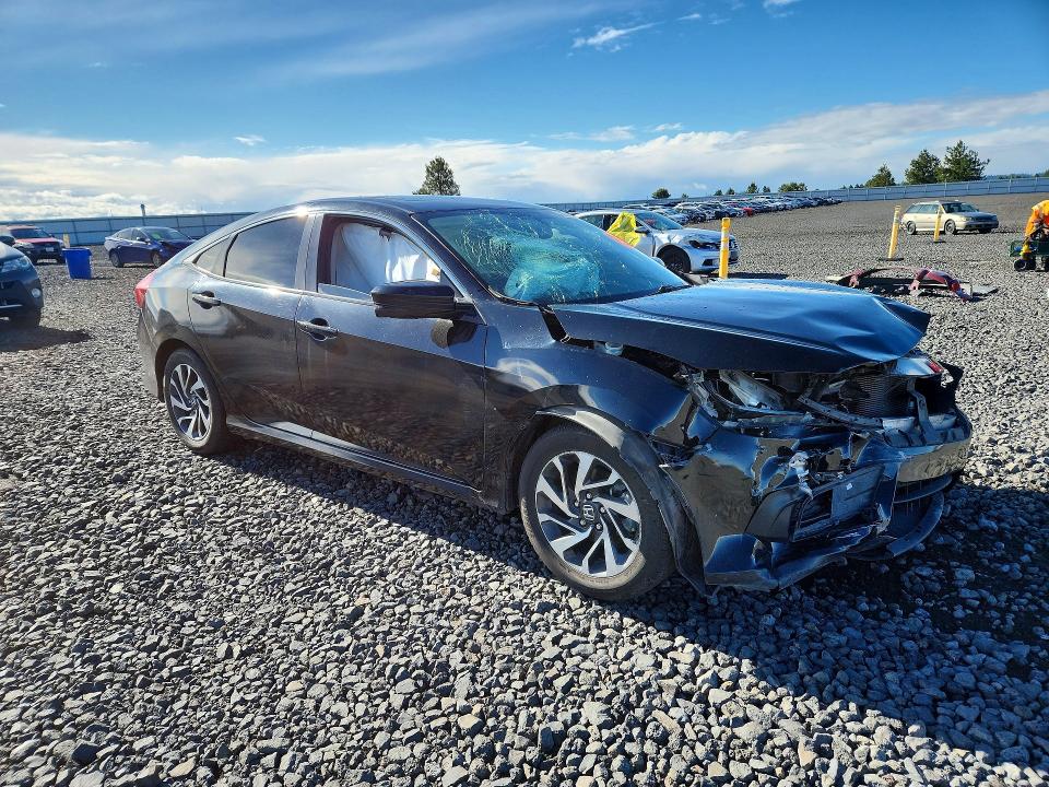 Photo 4 from auction – 2018 HONDA CIVIC with VIN 2HGFC2F76JH504245
