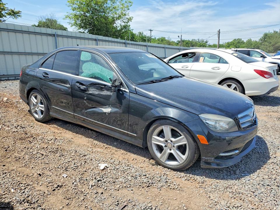 Photo 4 from auction – 2011 MERCEDES-BENZ 300C with VIN WDDGF8BB3BR133950