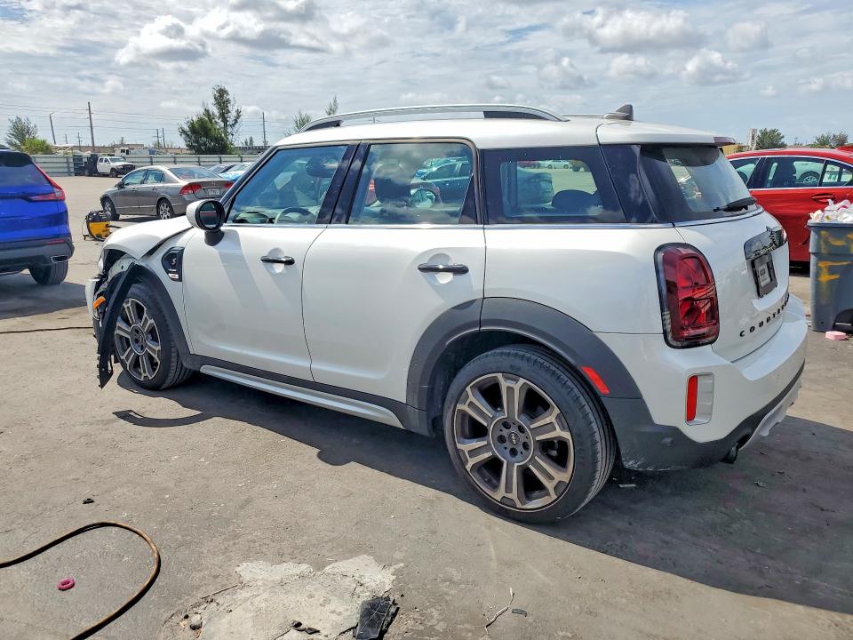 Photo 2 from auction – 2024 MINI COOPER with VIN WMZ53BR0XR3R53614
