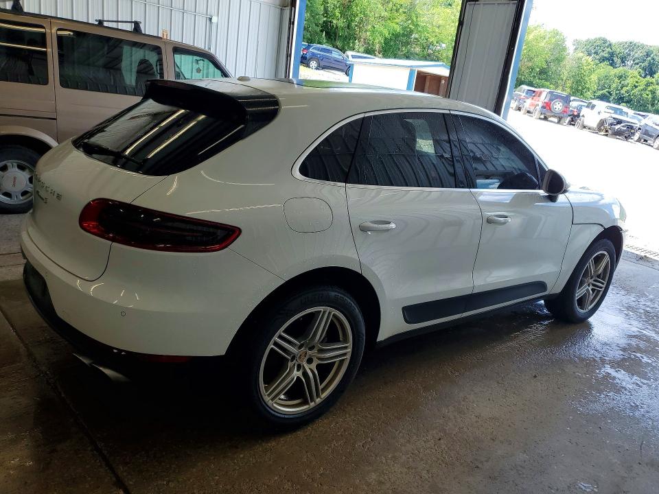 Photo 3 from auction – 2017 PORSCHE MACAN with VIN WP1AB2A57HLB13179