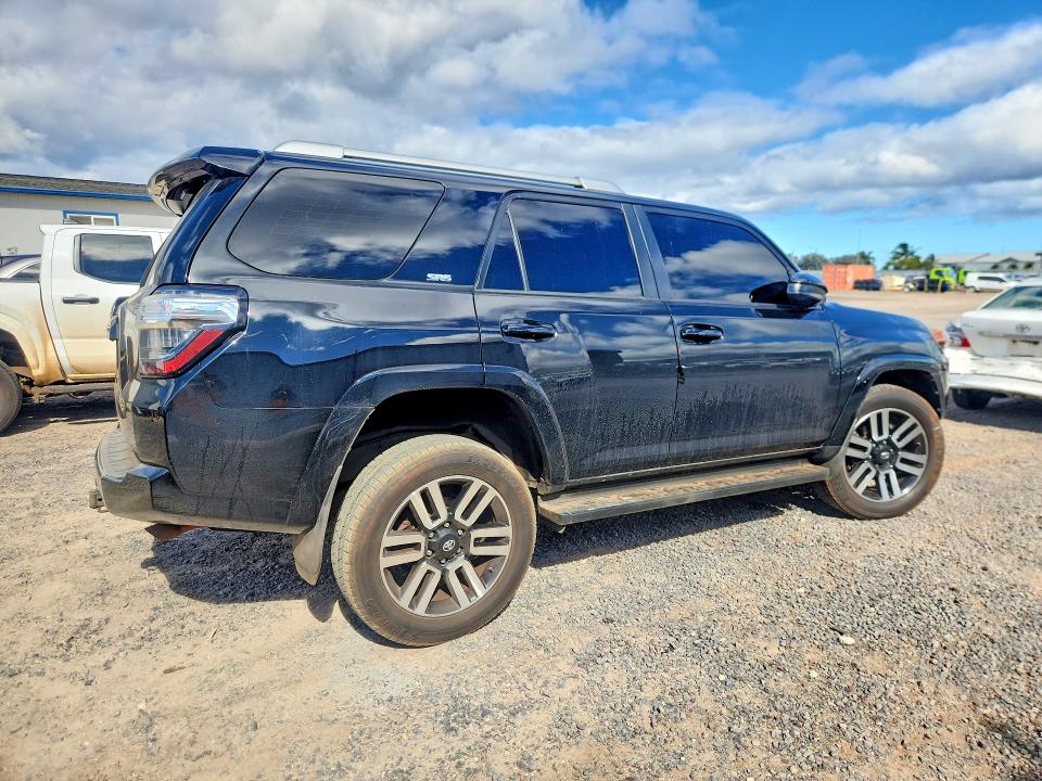 Photo 3 from auction – 2018 TOYOTA 4RUNNER with VIN JTEBU5JR6J5488460
