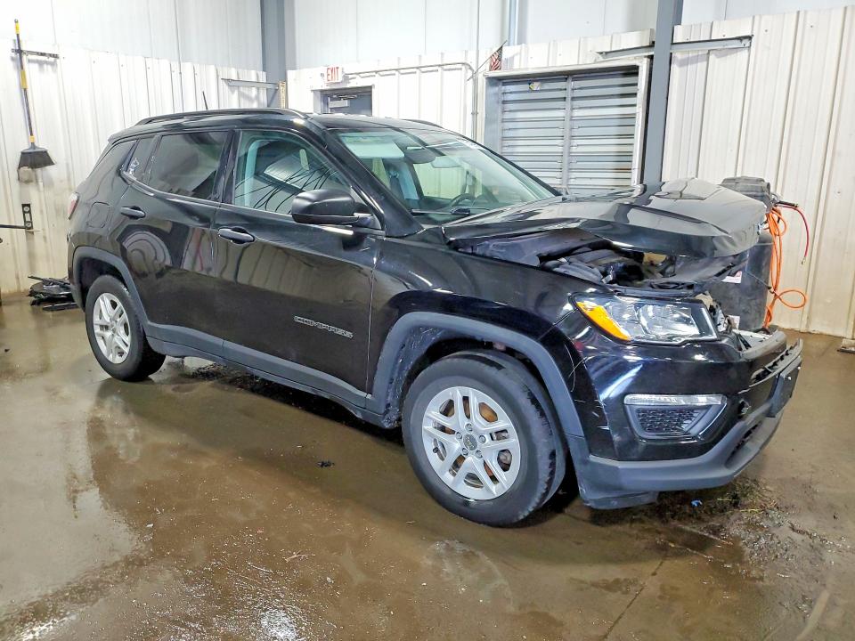 Photo 4 from auction – 2017 JEEP COMPASS with VIN 3C4NJCAB8HT672620