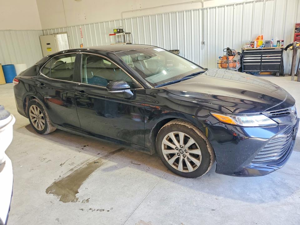 Снимка 4 от търг – 2018 TOYOTA CAMRY с VIN JTNB11HK1J3037605