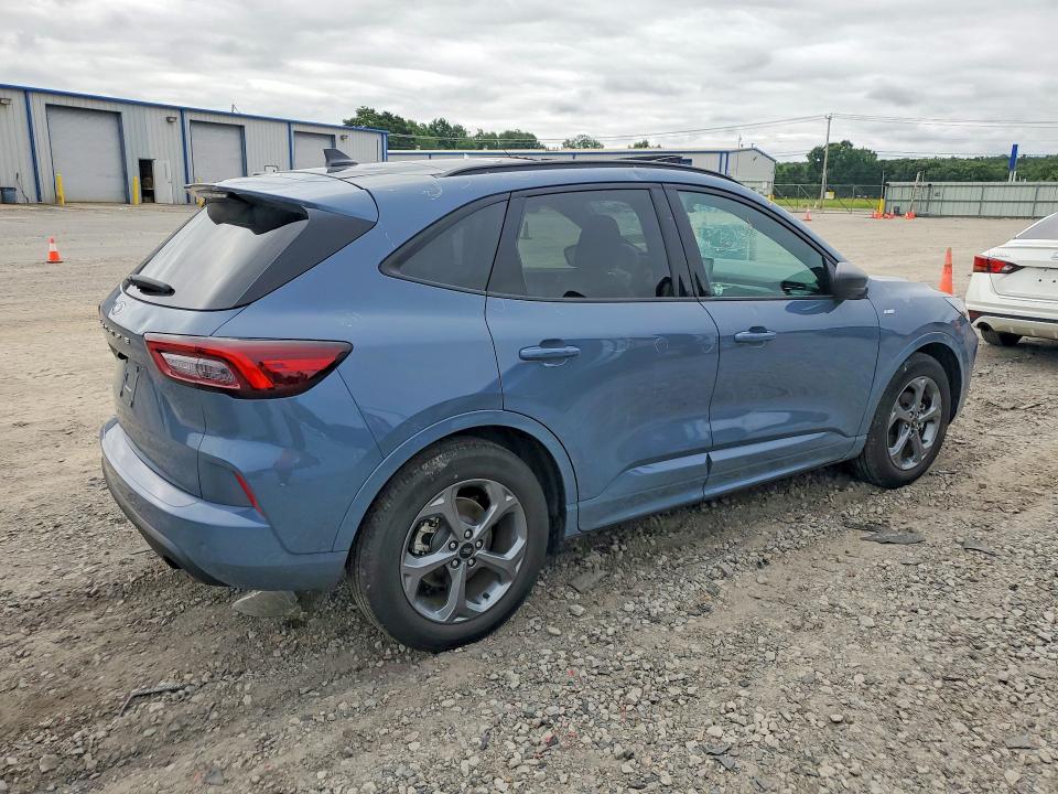 Photo 3 from auction – 2023 FORD ESCAPE with VIN 1FMCU0MN9PUA98032