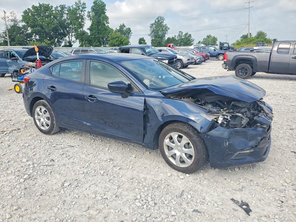 Foto 4 de la subasta – 2018 MAZDA 3 con VIN 3MZBN1U79JM184888