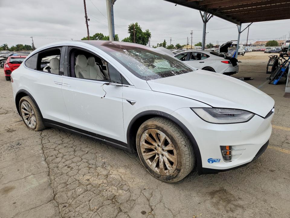 Photo 4 from auction – 2021 TESLA MODEL X with VIN 5YJXCDE21MF311418