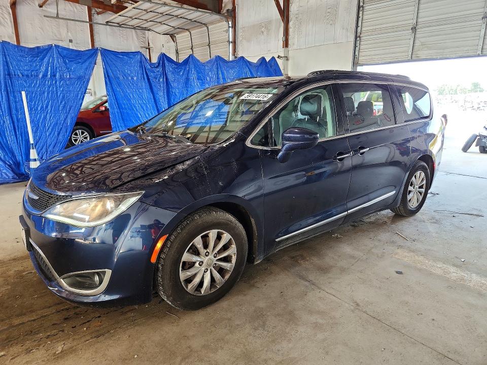 CHRYSLER PACIFICA 2017 with VIN 2C4RC1BG8HR788283 - Photo from auction