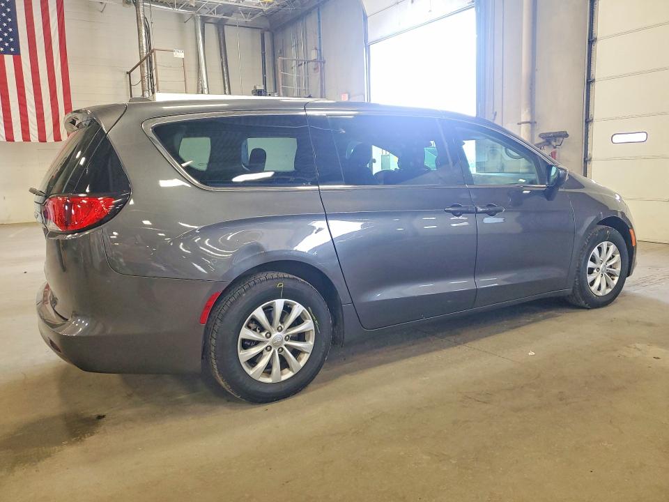 Photo 3 from auction – 2017 CHRYSLER PACIFICA with VIN 2C4RC1DG9HR725688