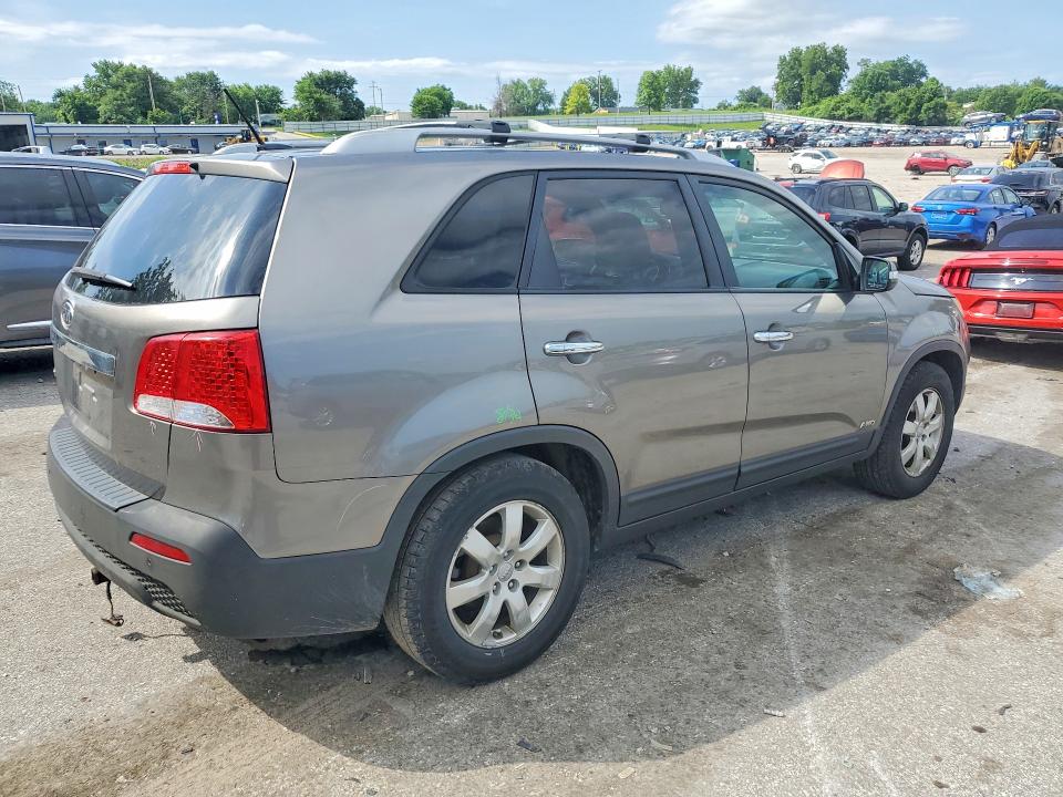 Photo 3 from auction – 2013 KIA SORENTO with VIN 5XYKTCA68DG322289