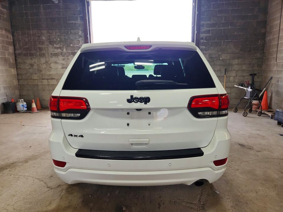 Снимка 6 от търг – 2018 JEEP GRAND CHEROKEE с VIN 1C4RJFAG0JC121565