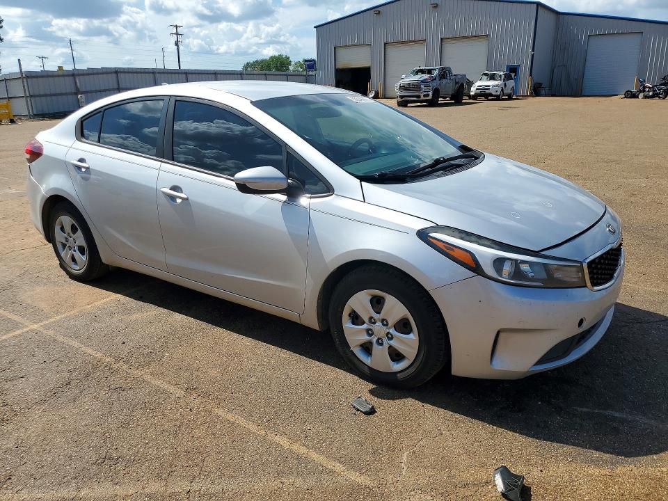 Photo 4 from auction – 2018 KIA FORTE with VIN 3KPFK4A75JE245831