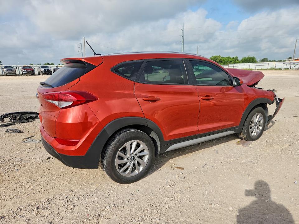 Photo 3 from auction – 2017 HYUNDAI TUCSON with VIN KM8J33A49HU465147