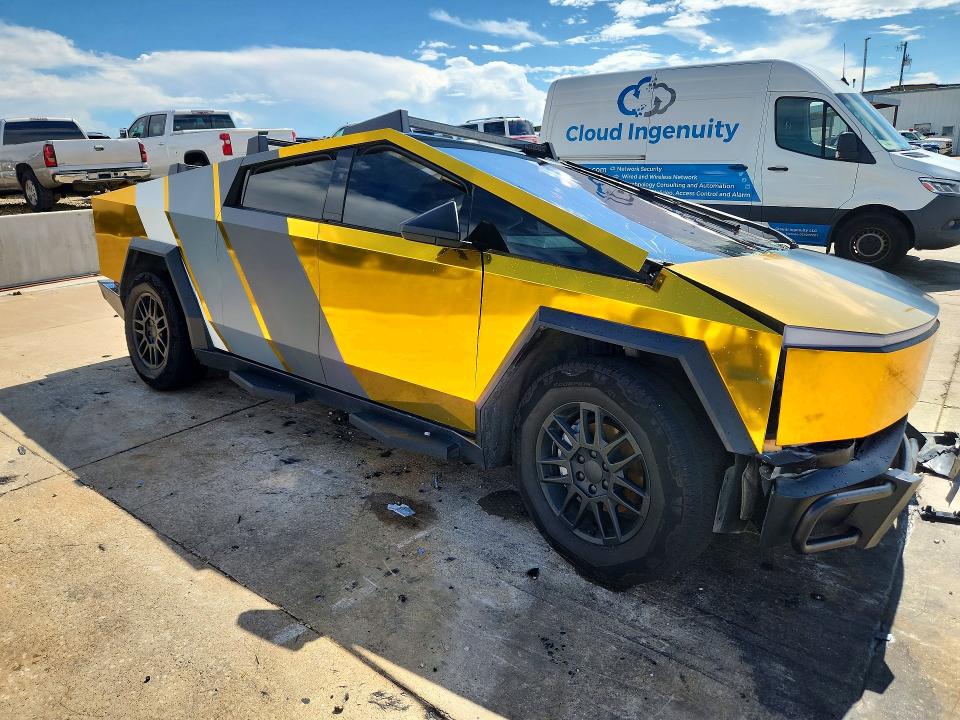 Photo 4 from auction – 2025 TESLA CYBERTRUCK with VIN 7G2CEHED0SA067723