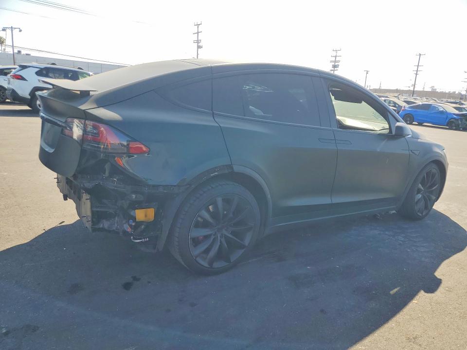 Photo 3 from auction – 2016 TESLA MODEL X with VIN 5YJXCAE21GF015625