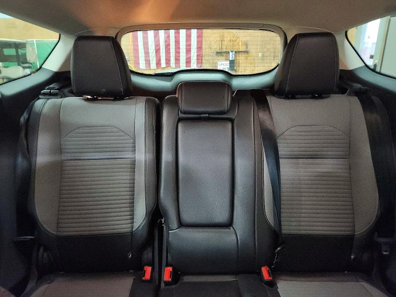 صورة رقم 10 من المزاد - 2017 FORD ESCAPE مع VIN 1FMCU9GDXHUD09991