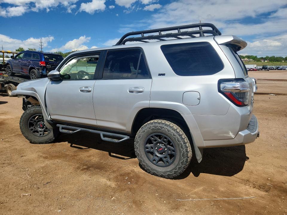 Photo 2 from auction – 2018 TOYOTA 4RUNNER with VIN JTEBU5JR4J5522864