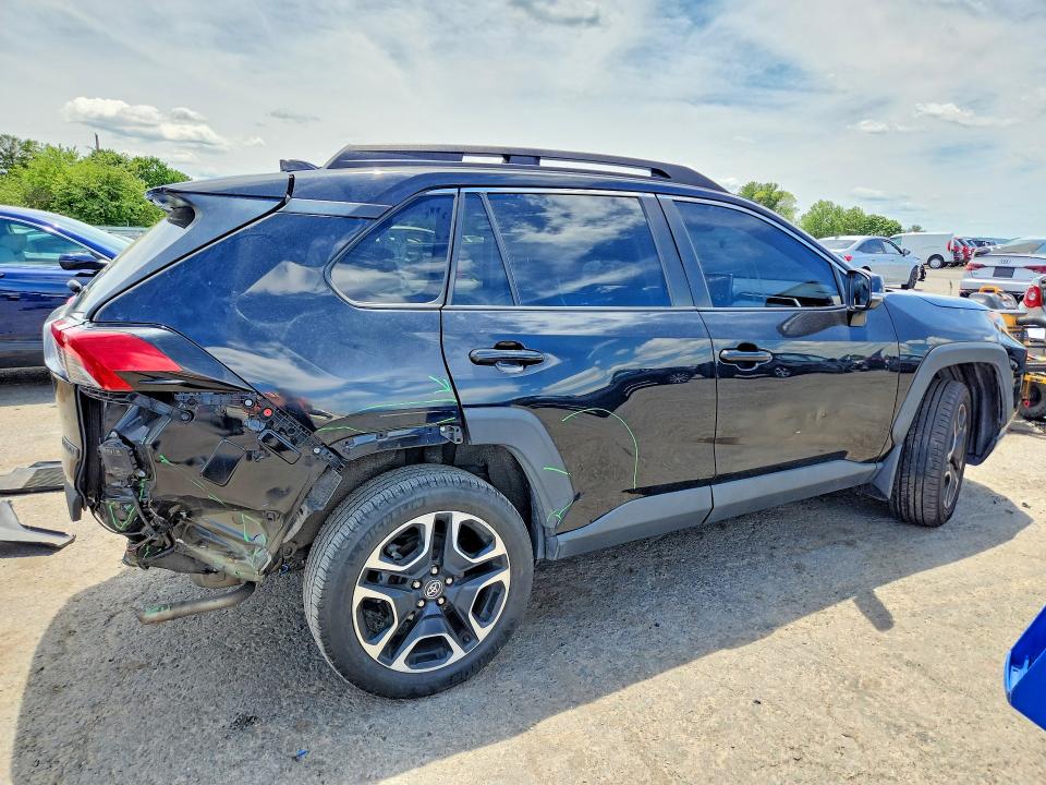 Photo 3 from auction – 2019 TOYOTA RAV4 with VIN 2T3J1RFV7KW044181