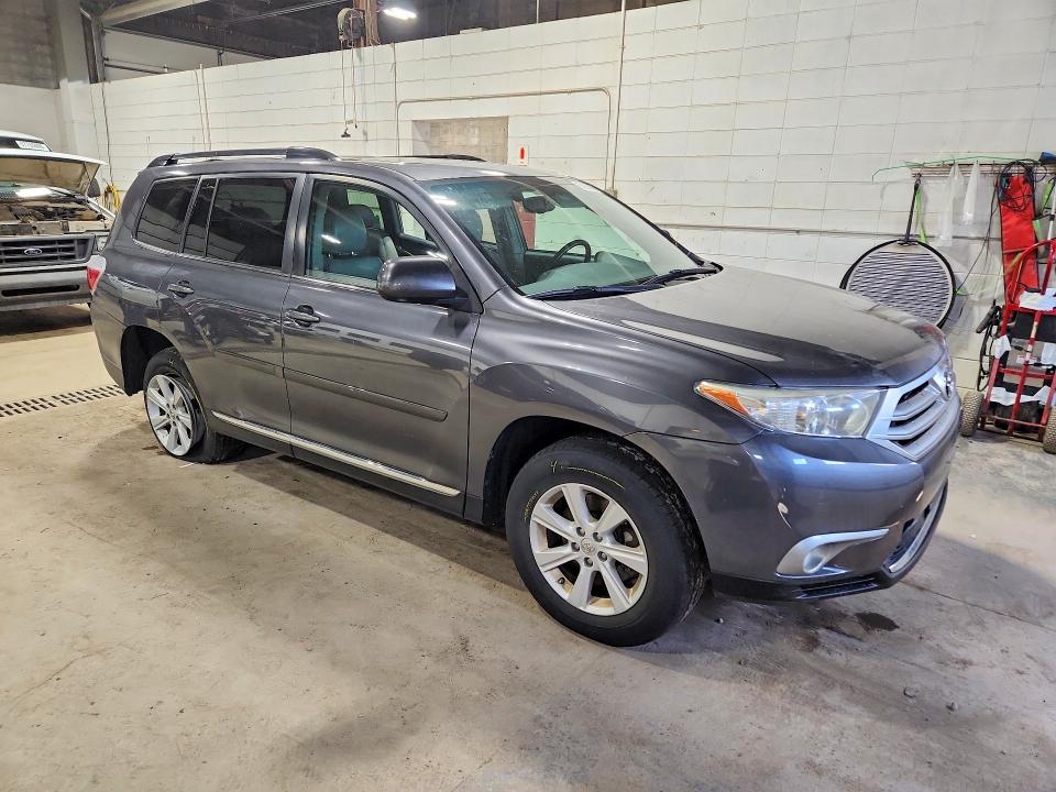 Photo 4 from auction – 2012 TOYOTA HIGHLANDER with VIN 5TDBK3EH1CS098735
