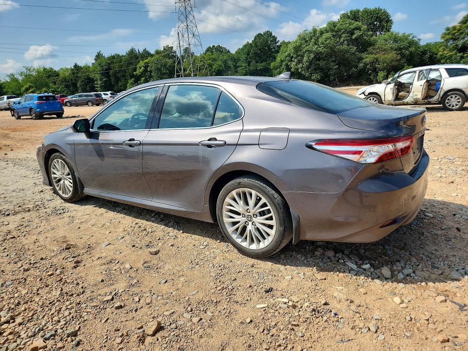 Photo 2 from auction – 2020 TOYOTA CAMRY with VIN 4T1F11AK7LU945694