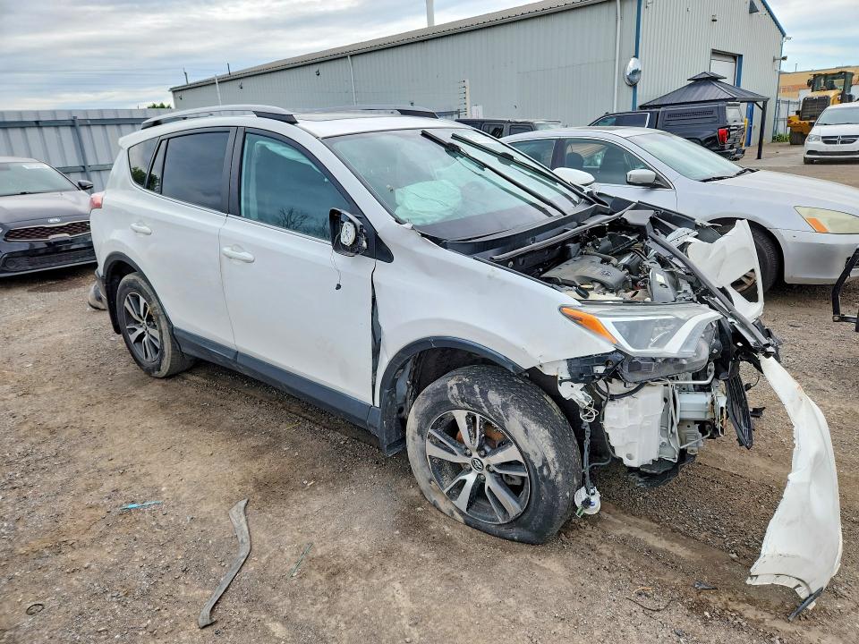 Photo 4 from auction – 2017 TOYOTA RAV4 with VIN 2T3RFREV9HW654520