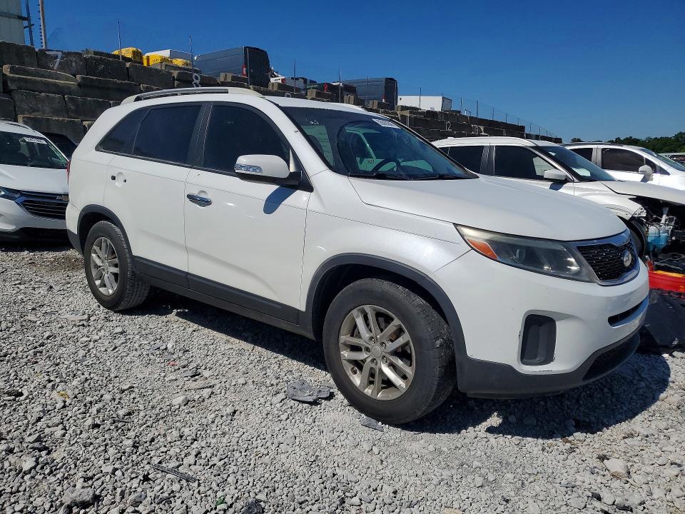 Photo 4 from auction – 2015 KIA SORENTO with VIN 5XYKT4A73FG587560