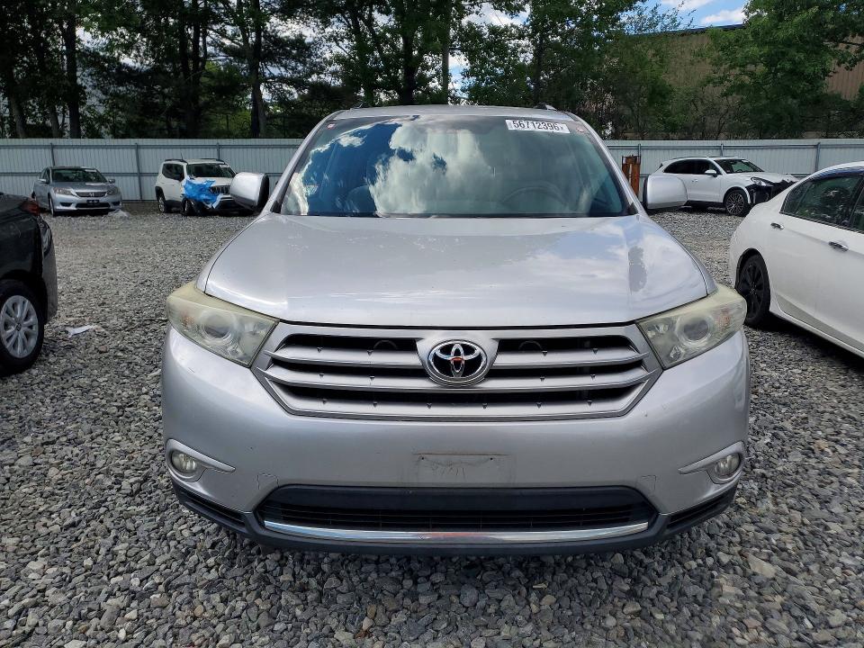 Photo 5 from auction – 2013 TOYOTA HIGHLANDER with VIN 5TDBK3EH0DS179226
