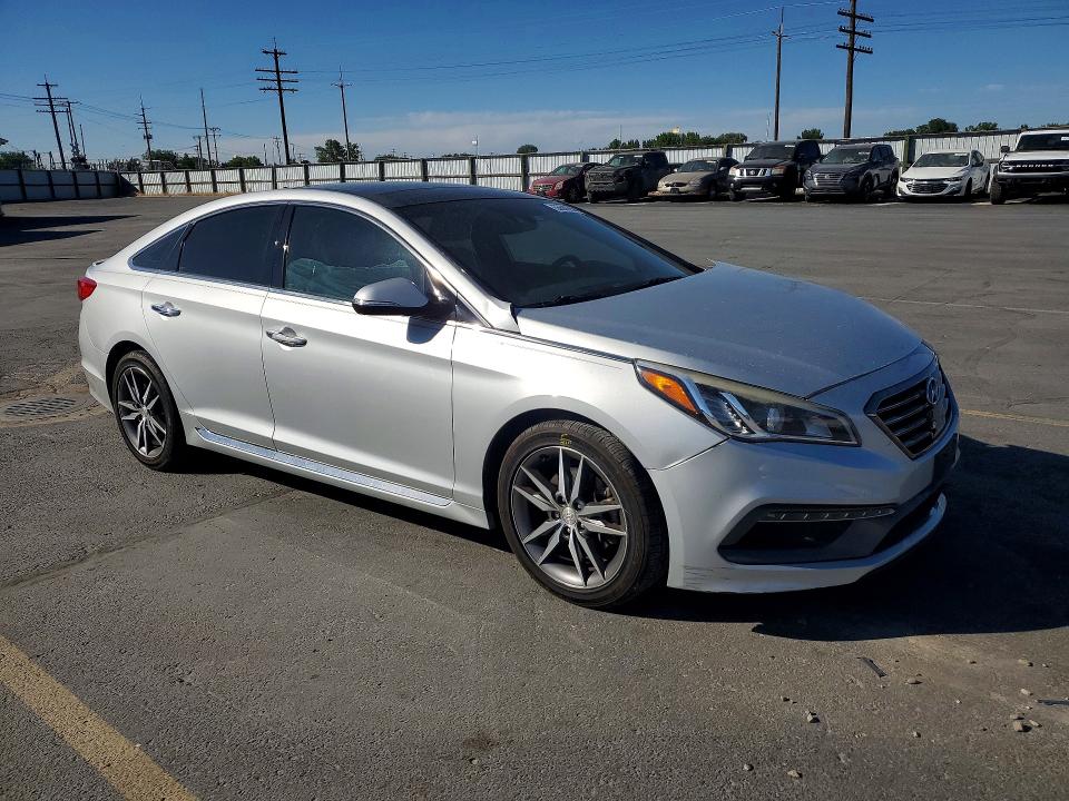 Photo 4 from auction – 2015 HYUNDAI SONATA with VIN 5NPE34AB0FH071859